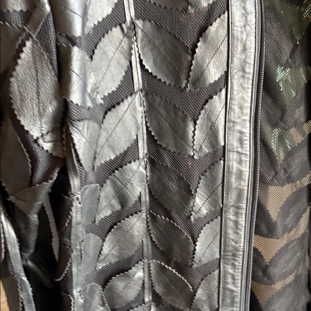 Chic Black Leaf Pattern Leather Jacket - image 3